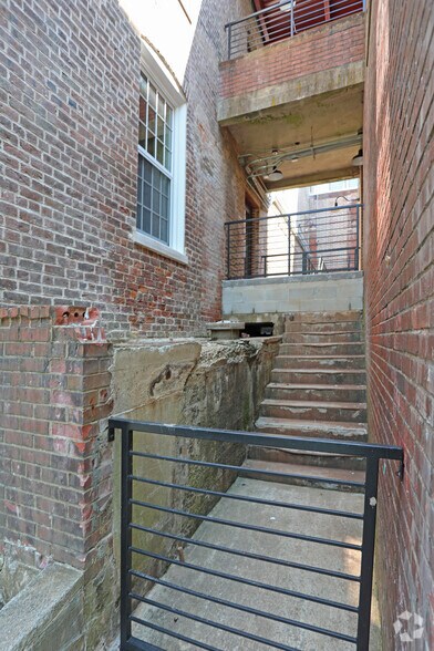 More Photos Of 116 E Main St, Haw River Apartments For Lease