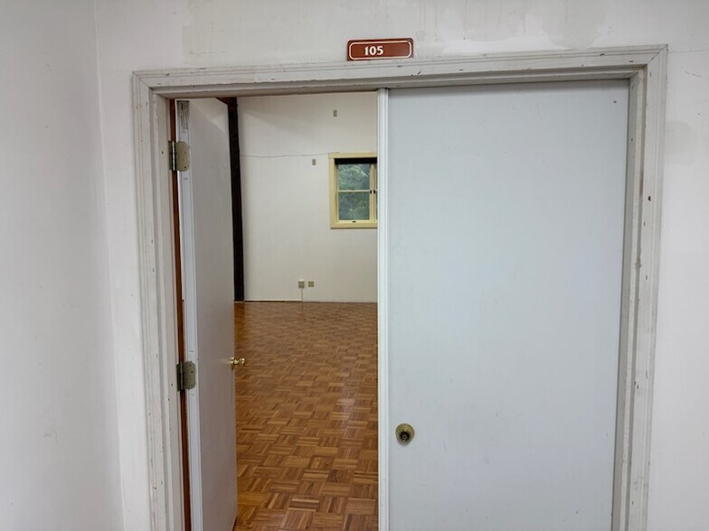 More Photos Of 131 Main St, Hatfield Loft Creative Space For Lease