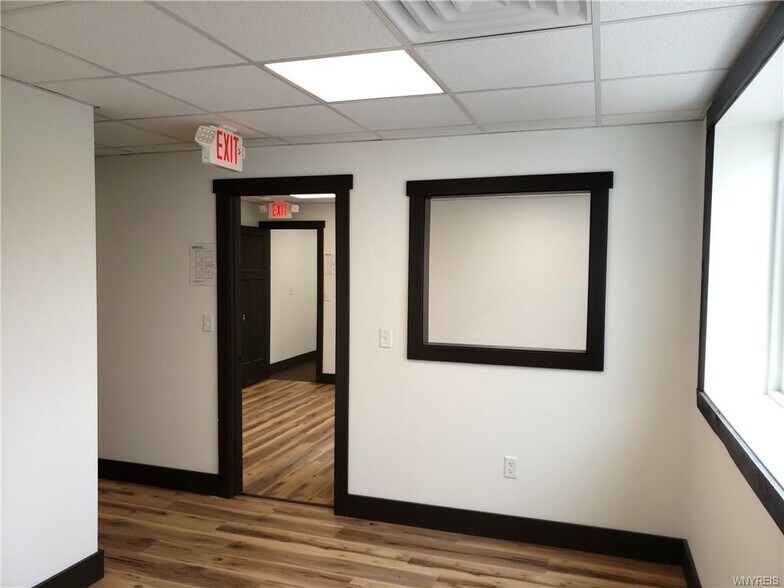 More Photos Of 300 Ohio St, Medina Office For Lease
