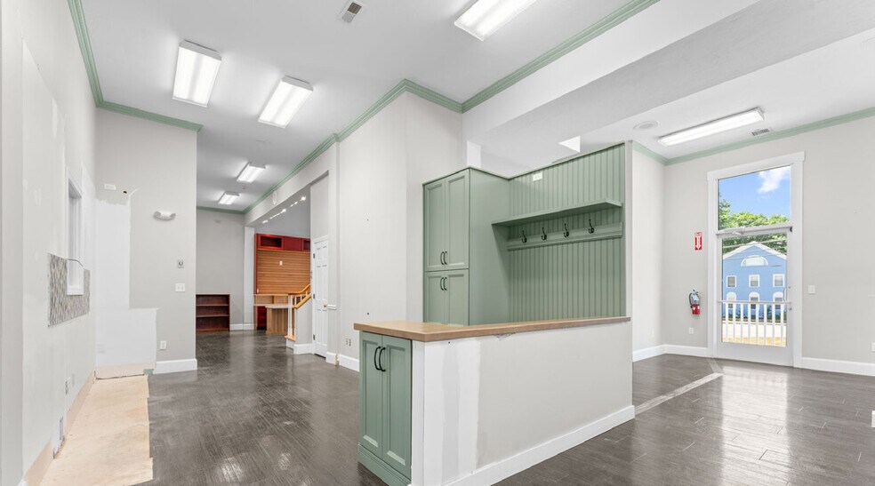 More Photos Of 580 Washington St, Easton Office For Lease