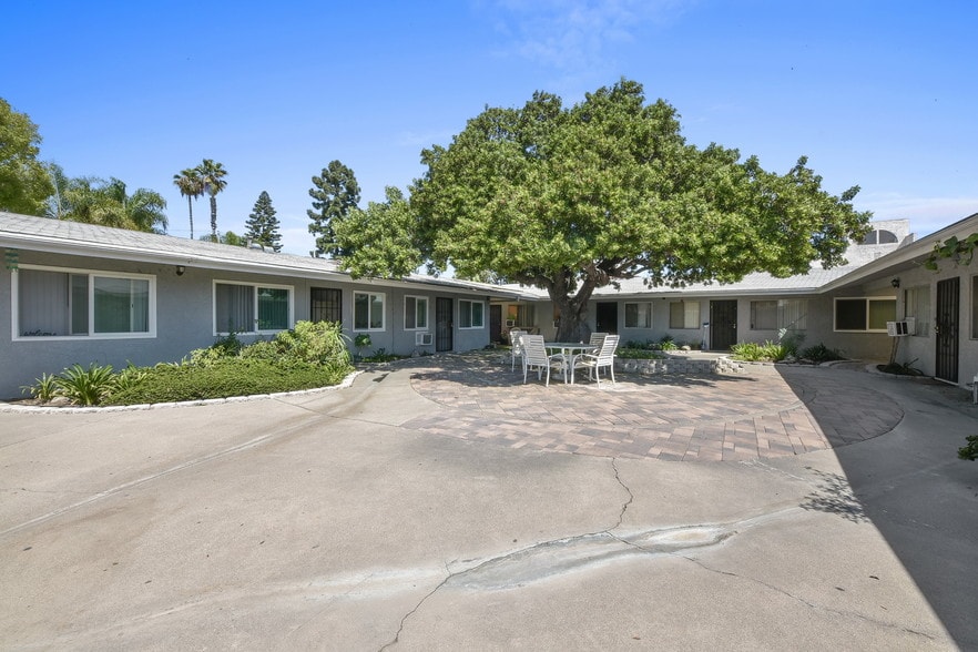 More Photos Of 2228 E Westport Dr, Anaheim Apartments For Sale