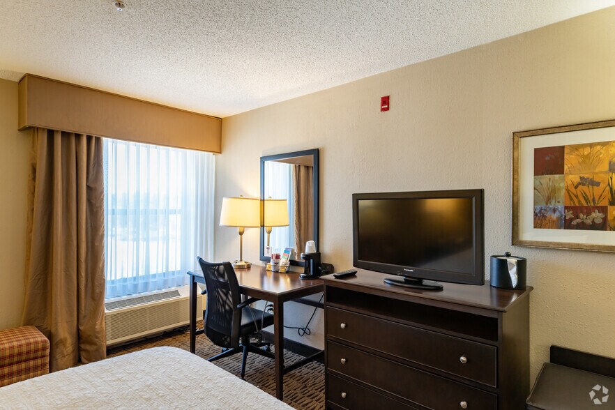 More Photos Of 2225 Shirley Dr, Jackson Hospitality For Sale