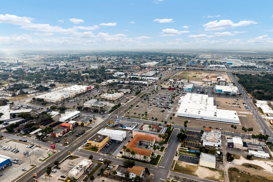 More Photos Of 901 S 10th St, McAllen Freestanding For Sale