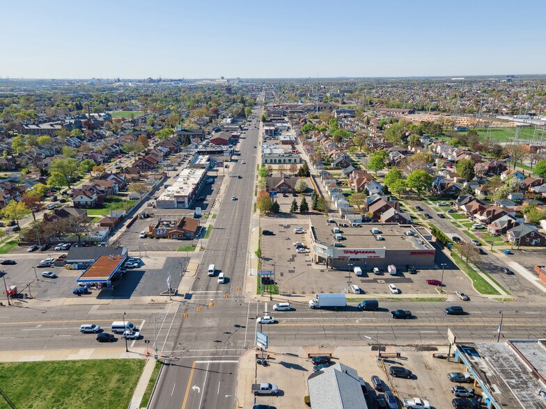 More Photos Of 13601 W Warren Ave, Dearborn Drugstore For Sale