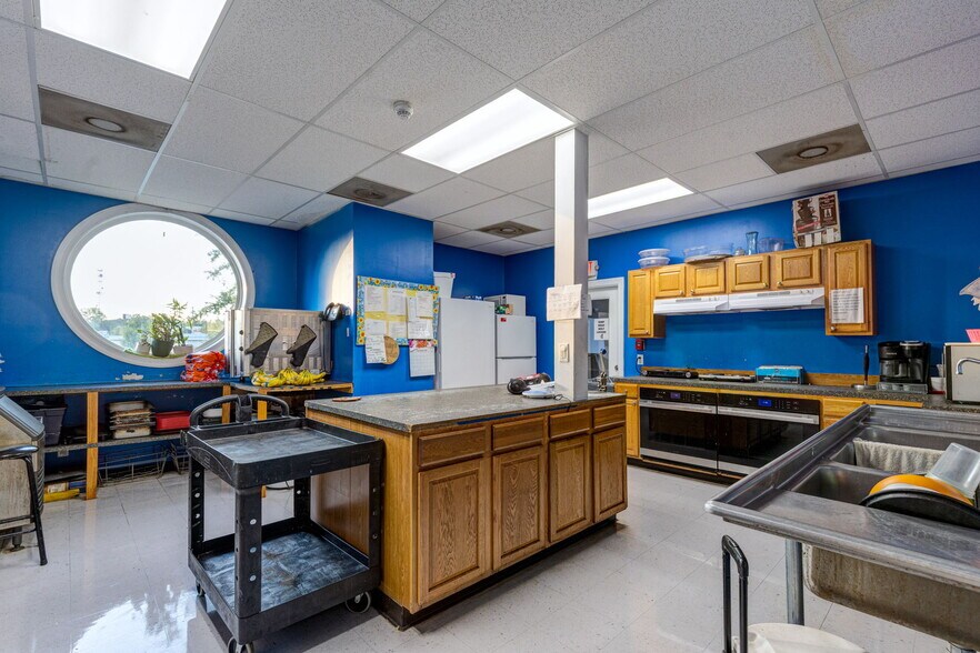 More Photos Of 7830 Veterans Pky, Columbus Office For Sale