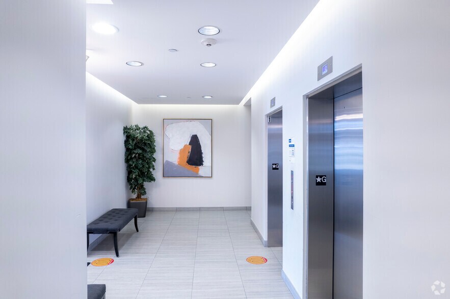 More Photos Of 2360 Bristol Cir, Oakville Office For Sale