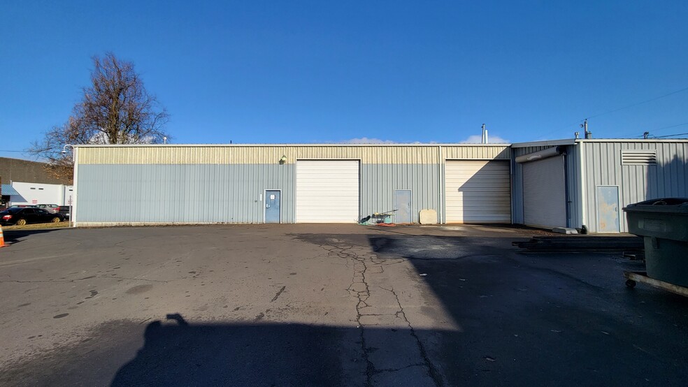 Primary Photo Of 1104 11th Ave, Longview Warehouse For Lease