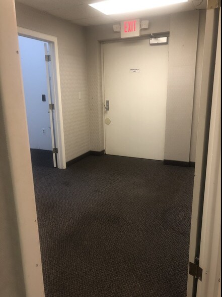 More Photos Of 31040-31046 Utica Rd, Fraser Office Residential For Lease