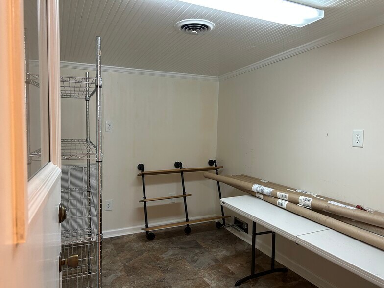 More Photos Of 414 Main St, Franklin General Retail For Sale