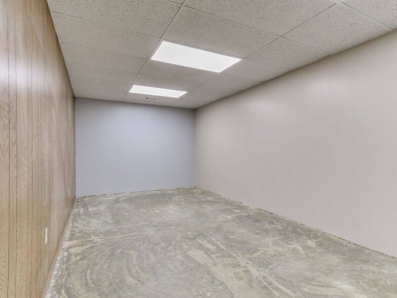 More Photos Of 6700 S Western Ave, Oklahoma City Office For Sale