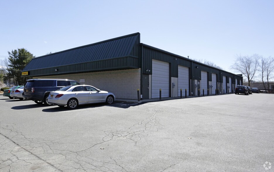 More Photos Of 196 N Belle Mead Rd, East Setauket Warehouse For Lease