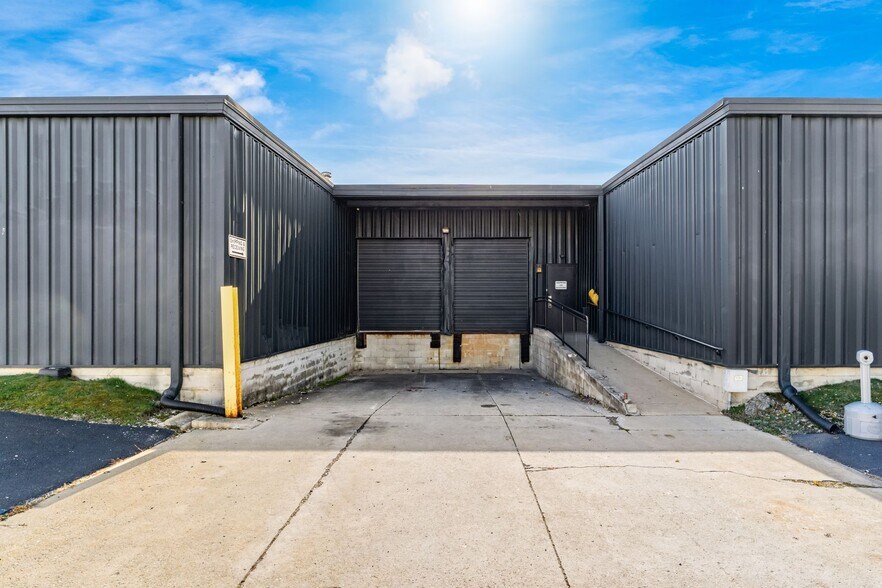 More Photos Of 2300 Marilyn Ln, Columbus Light Distribution For Lease