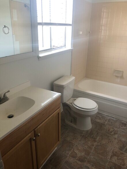 More Photos Of 16810-16854 Lahser Rd, Detroit Apartments For Sale