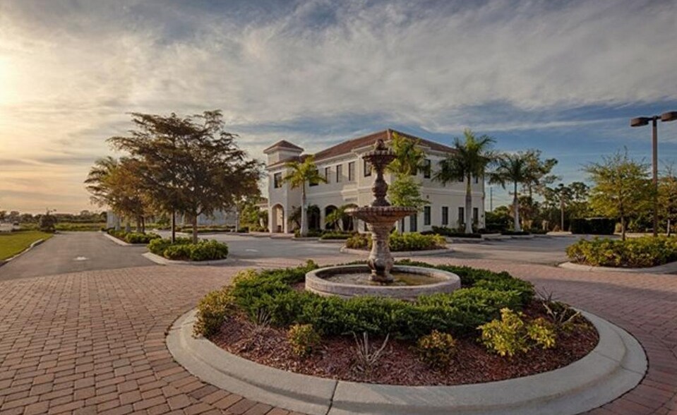 More Photos Of 5920 Pan American Blvd, North Port Medical For Lease