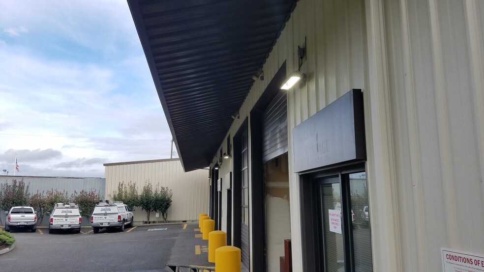More Photos Of 4240 Gilman Pl W, Seattle Warehouse For Lease