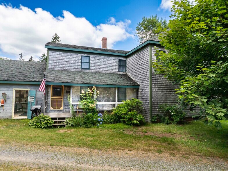 More Photos Of 54 Toll Bridge Rd, Eastport Hotel For Sale