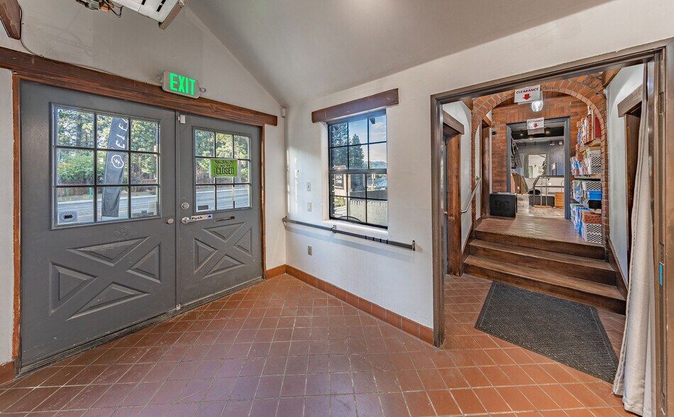 More Photos Of 3542 Lake Tahoe Blvd, South Lake Tahoe Restaurant For Sale