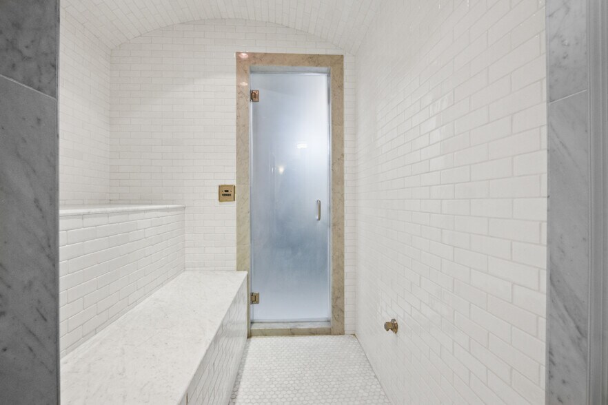 More Photos Of 201-207 E Broadway, Long Beach Office For Sale