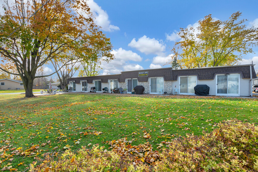 Primary Photo Of 4300 Medard Pl, Appleton Apartments For Sale