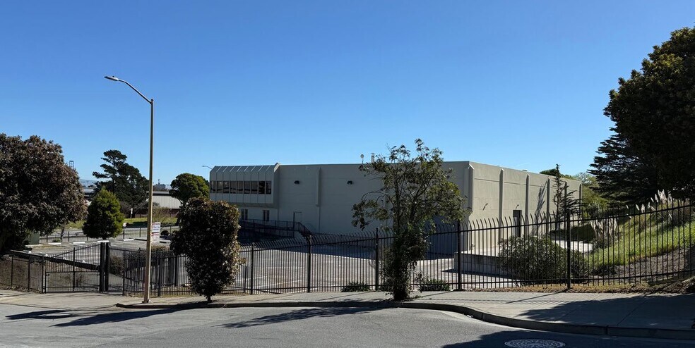 More Photos Of 1195 Evans Ave, San Francisco Light Distribution For Lease