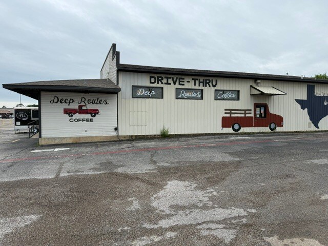 More Photos Of 215 Shannon Rd E, Sulphur Springs Freestanding For Sale