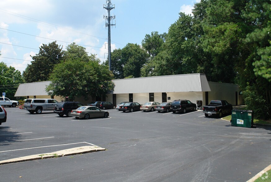 More Photos Of 5075 Roswell Rd NE, Atlanta Office For Lease