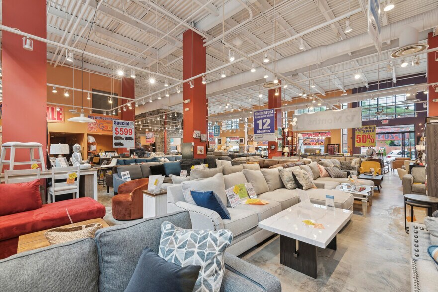 More Photos Of 4113-4125 Main St, Philadelphia Storefront For Sale