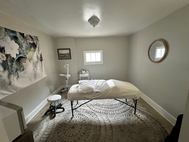 More Photos Of 508 S Broadway, Baltimore Storefront Retail Office For Sale