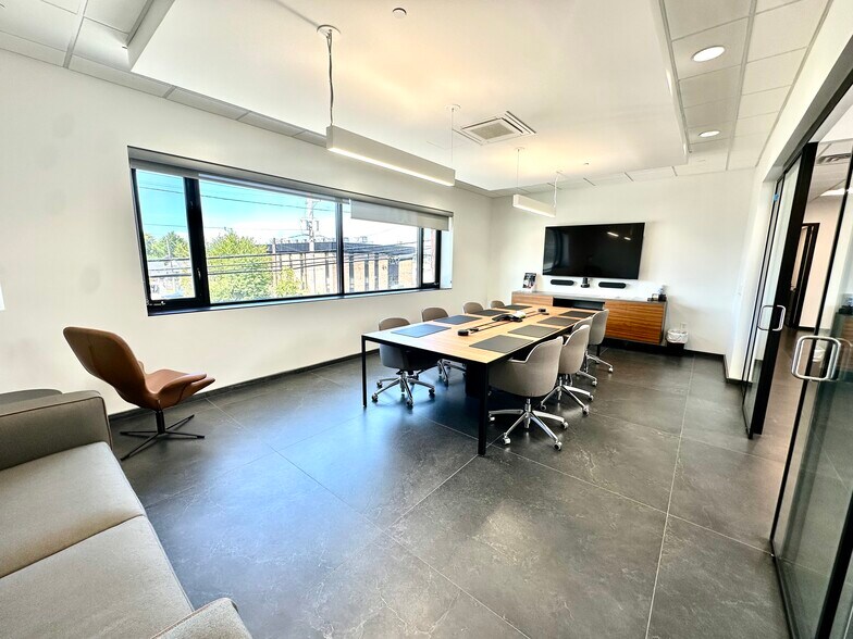More Photos Of 651 N Michigan Ave, Kenilworth Flex For Lease