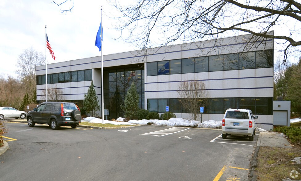More Photos Of 12 Cambridge Dr, Trumbull Office Residential For Lease
