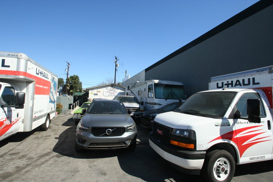 More Photos Of 1750-1752 Cota Ave, Long Beach Service For Sale