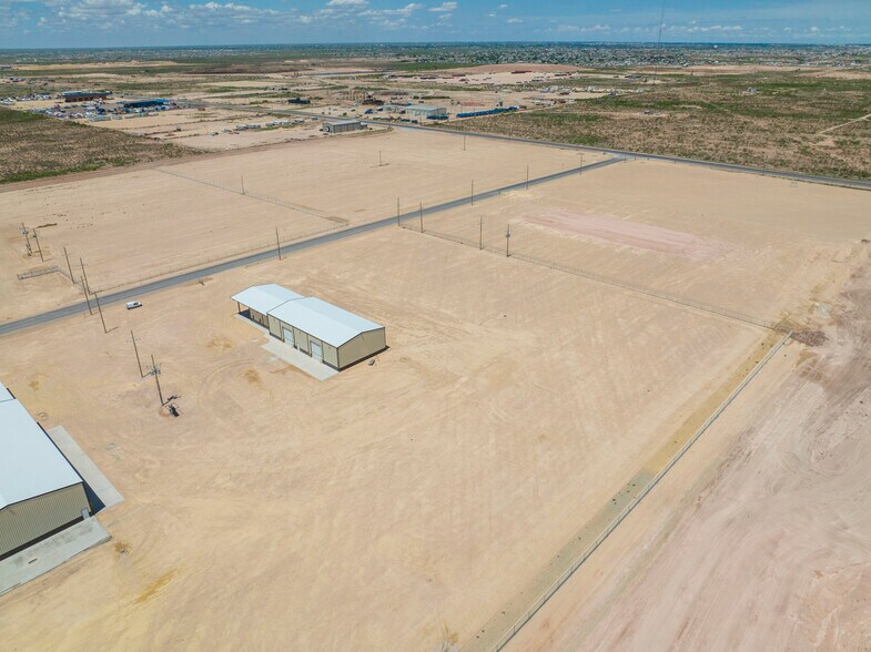 More Photos Of 16571 W Basin S, Odessa Warehouse For Sale
