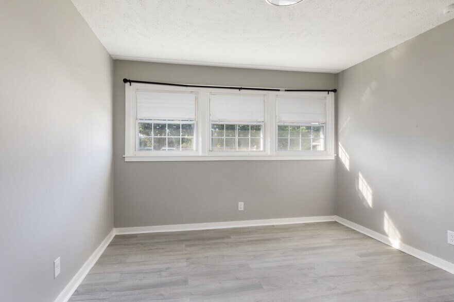 More Photos Of 157 Old Shaw Rd, Fayetteville Apartments For Sale