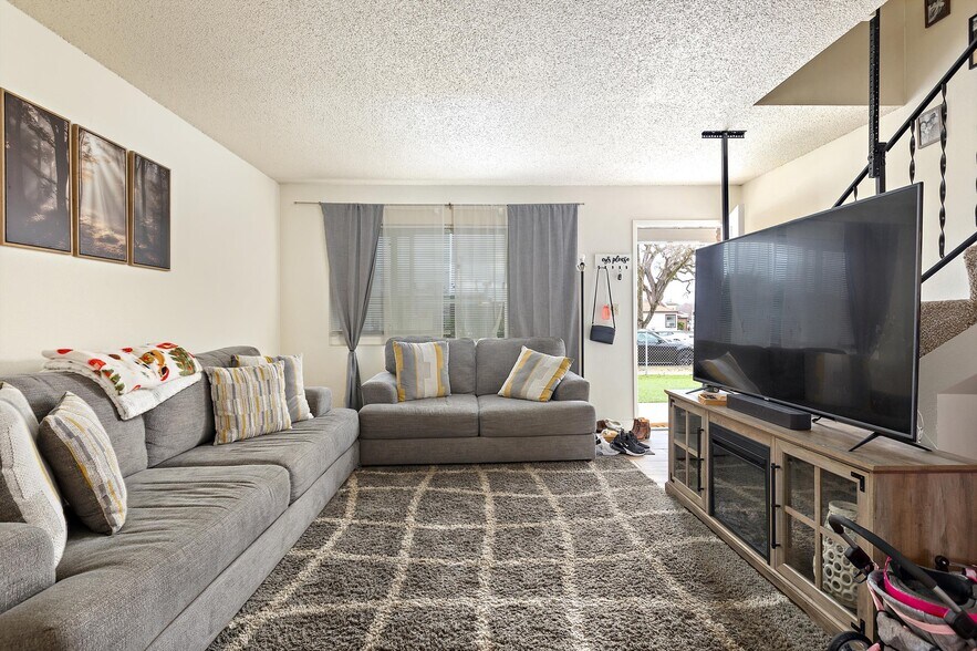 More Photos Of 2219 Oak St, Paso Robles Multifamily For Sale