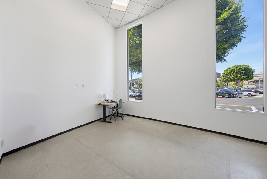 More Photos Of 350 S Beverly Dr, Beverly Hills Office For Lease