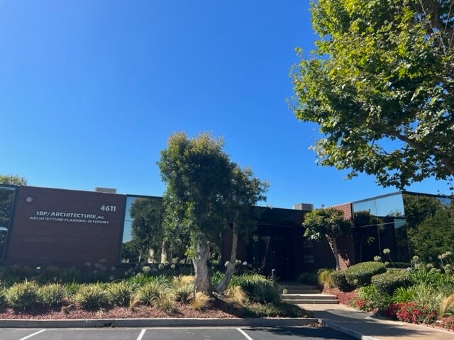 More Photos Of 4611 Teller Ave, Newport Beach Medical For Lease