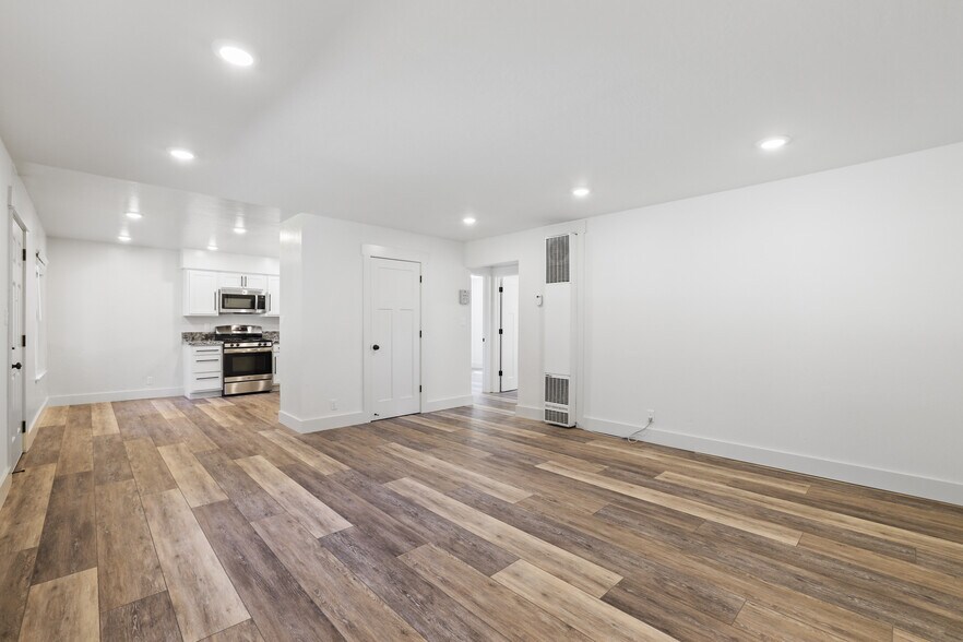 More Photos Of 1160 Bowers Ave, South Lake Tahoe Apartments For Sale