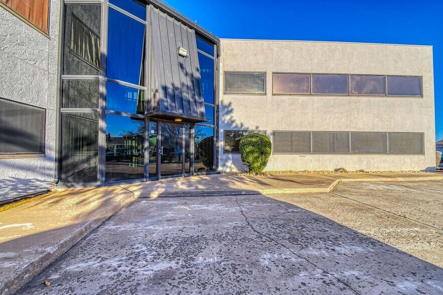 More Photos Of 2401 Tee Cir, Norman Office For Sale