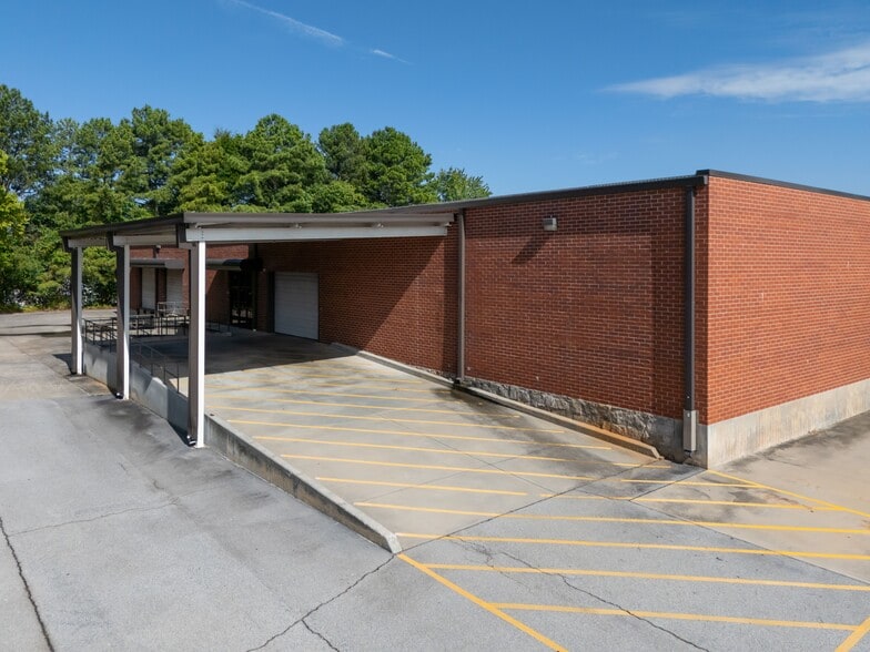 More Photos Of 1548 Stone Ridge Dr, Stone Mountain Warehouse For Lease