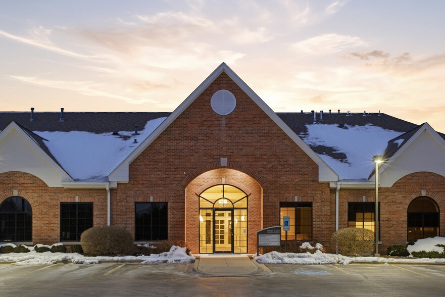 Primary Photo Of 6475 Washington St, Gurnee Medical For Sale