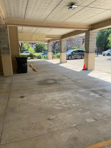 More Photos Of 3305 W Division St, Chicago Office For Lease