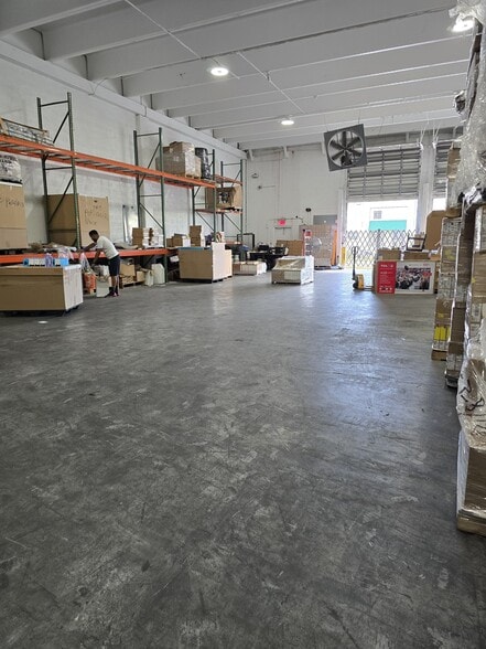 More Photos Of 4650-4698 NW 74th Ave, Miami Warehouse For Lease