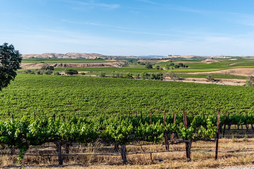 More Photos Of 7790 Airport Rd, Paso Robles Land For Sale