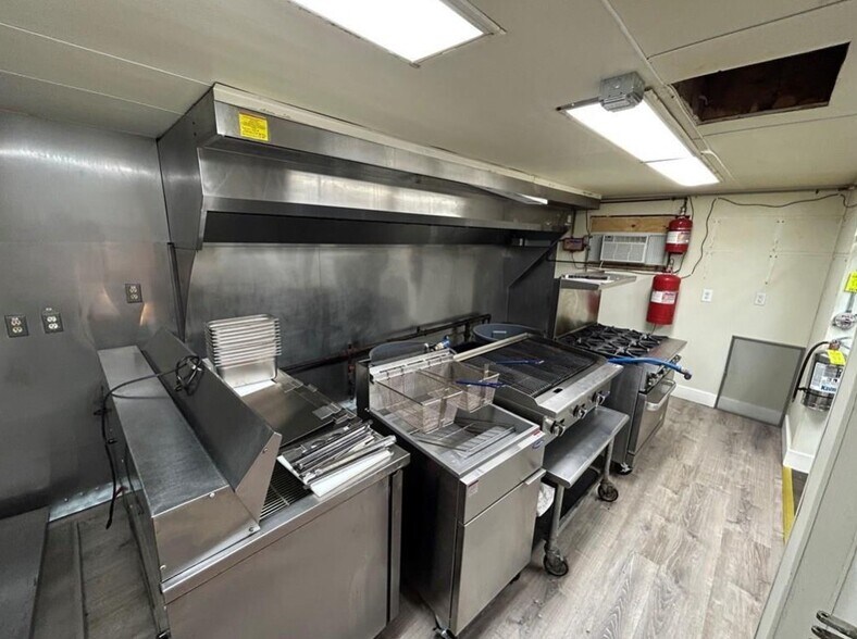 More Photos Of 401 E 4th St, Watkins Glen Restaurant For Sale