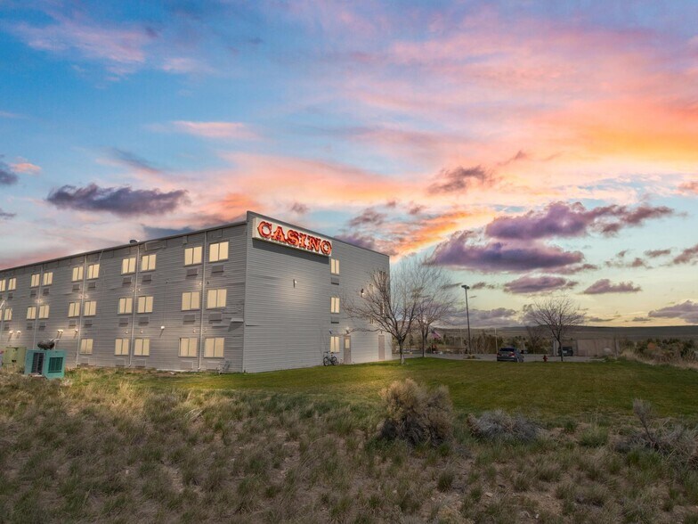 More Photos Of 1800 Poker St, Jackpot Hotel For Sale