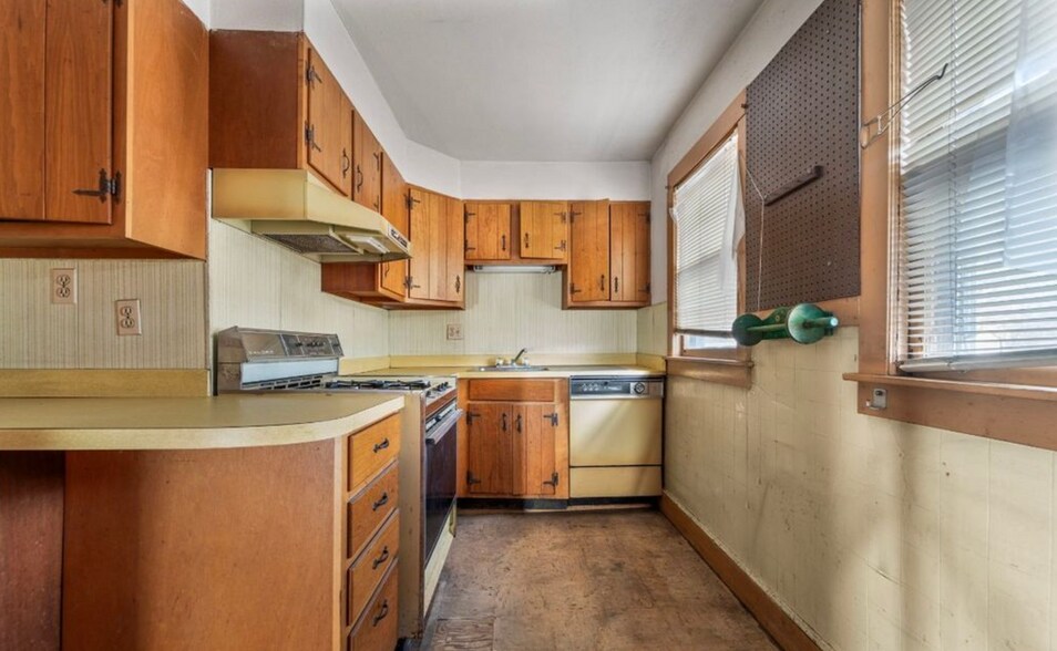 More Photos Of 93 CFJ Blvd, Johnson City Restaurant For Sale