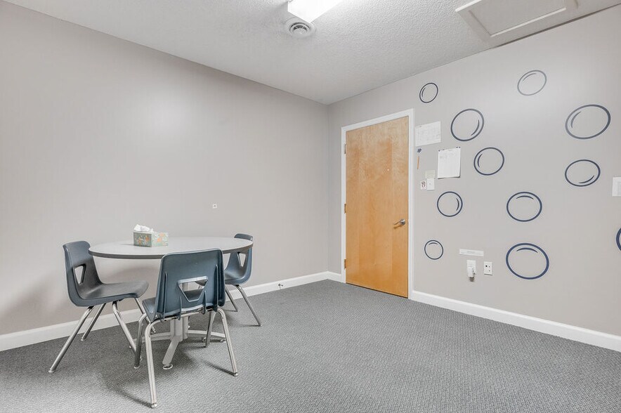 More Photos Of 217-219 Station St, Jacksonville Medical For Lease