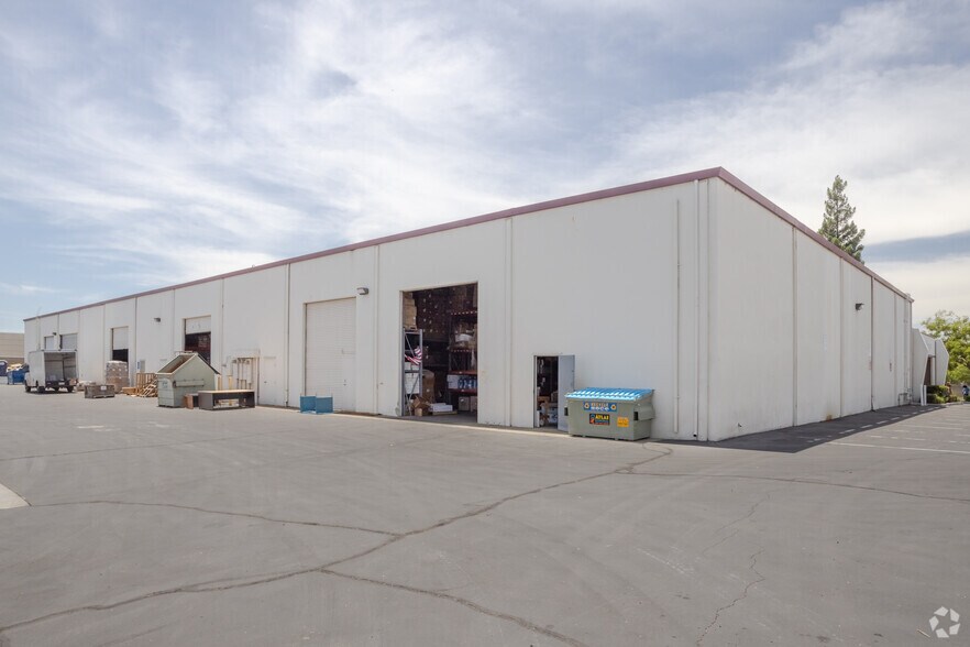 More Photos Of 2689 Citrus Rd, Rancho Cordova Warehouse For Lease