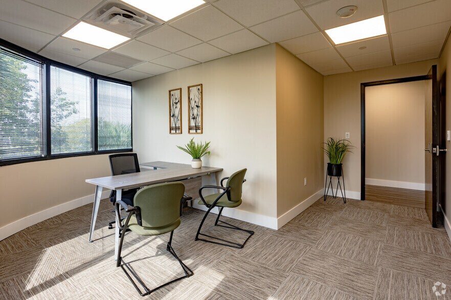 More Photos Of 1601 Belvedere Rd, West Palm Beach Coworking Space