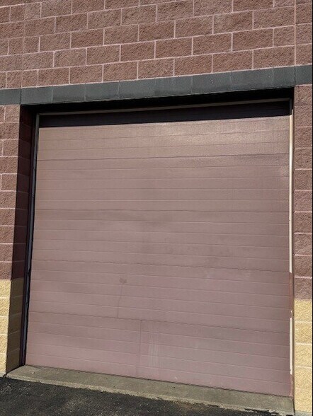 More Photos Of 2001-2023 O'Neil Rd, Hudson Office For Lease